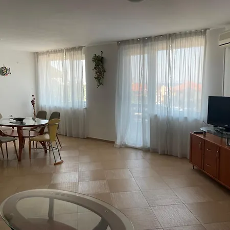 Apartment Two-bedroom Sea View Romantika *