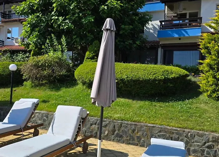 Two-bedroom Sea View Romantika Апартаменты *